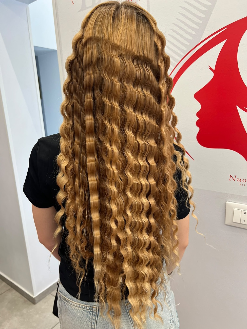 Onde crimped effetto waves su capelli lunghi - parrucchiere a Brugherio (MB)